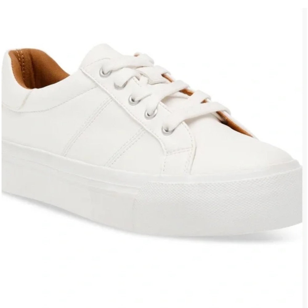 NWOB DV by Dolce Vita White Sneakers - Picture 8 of 9
